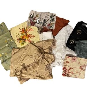 Lot of Vintage Fabric Linens